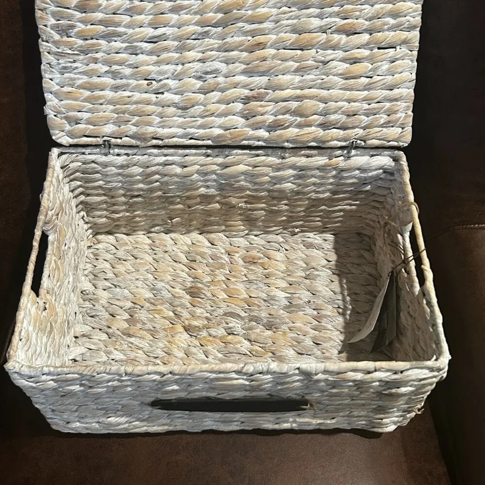 NWT Water Hyacinth Pantry Basket With Lid & Chalkboard Label